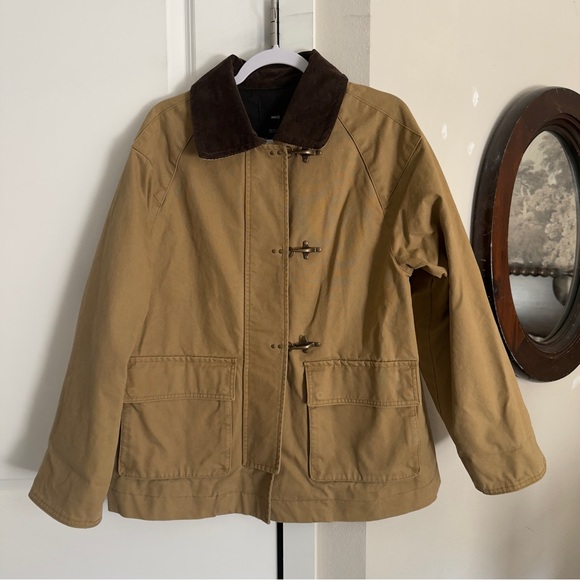 Viral Mango Chore Coat with Contrasting Collar - Picture 2 of 5